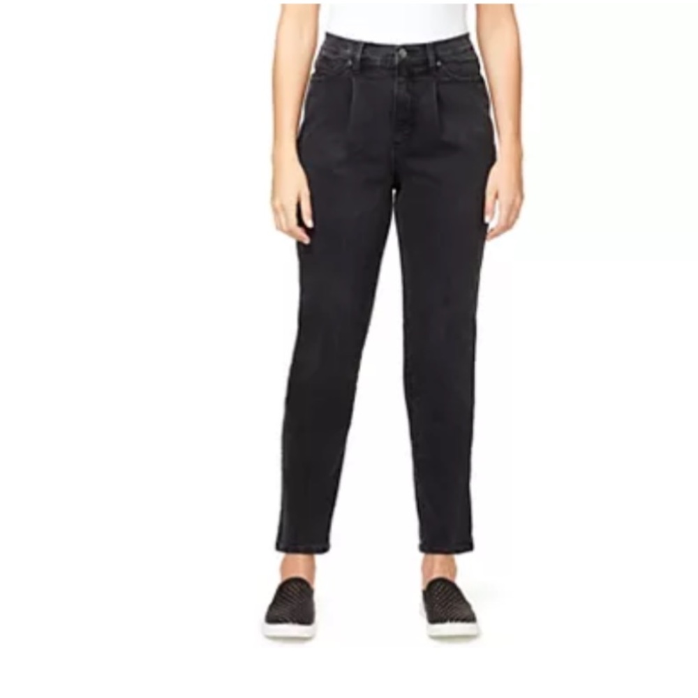 Gloria Vanderbilt black slimming effect jeans